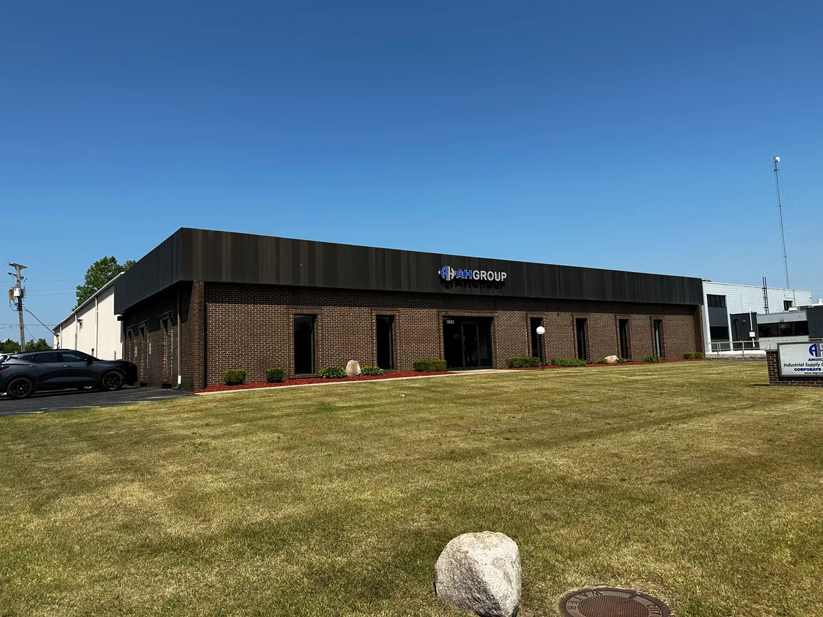 Light industrial real estate investment in Troy MI
